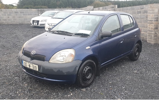 2000 Toyota Yaris Left Front Outside